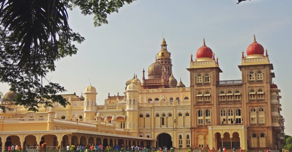 découvrez ambra, une collection de vêtements contemporains et élégants pour femmes. trouvez des pièces uniques et intemporelles pour compléter votre garde-robe avec style.